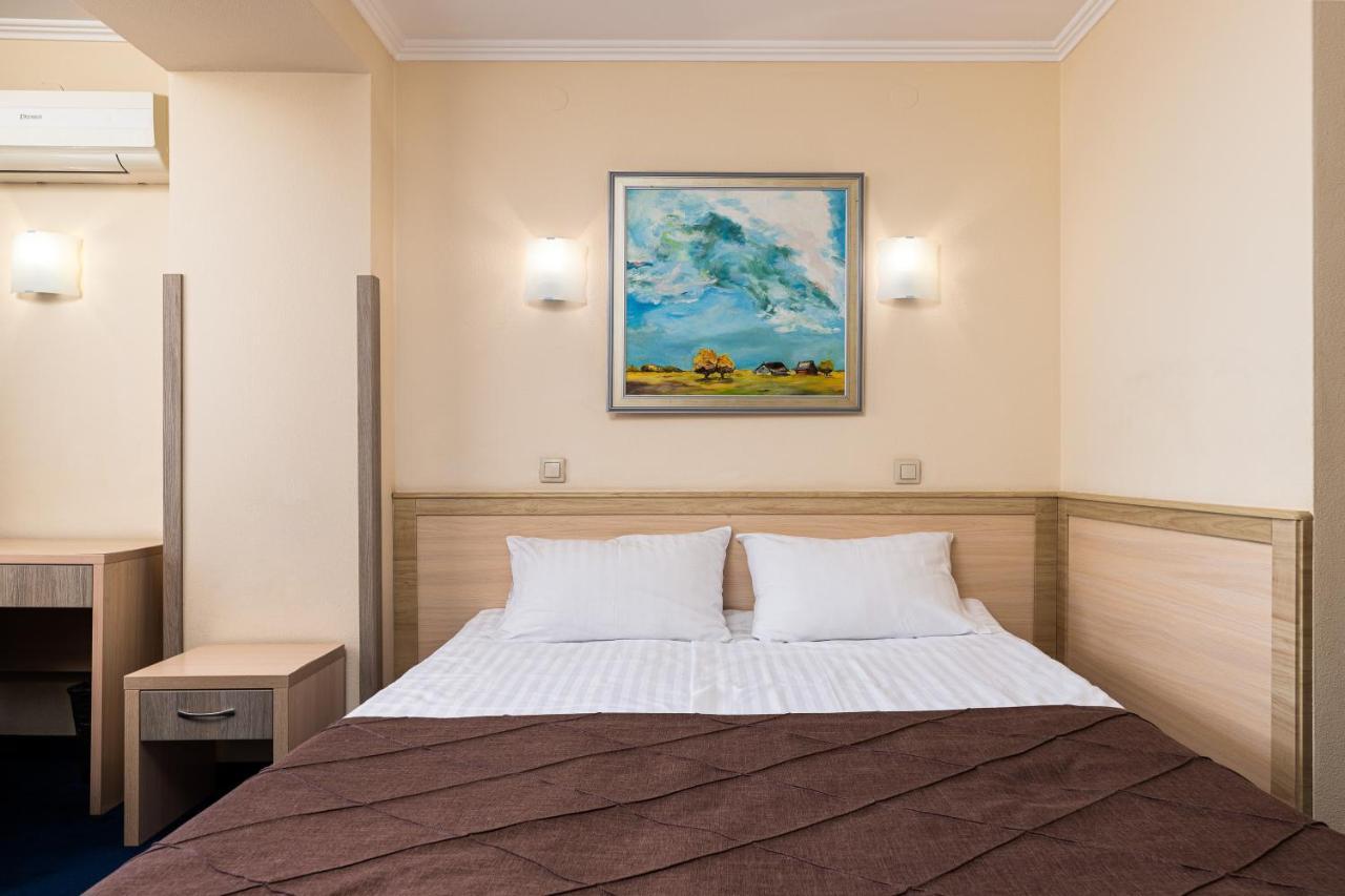 Sonata Hotel & Restaurant "Готель Соната" Lviv Luaran gambar
